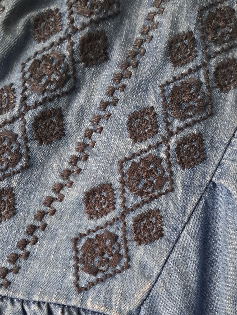Wonderly Blue Embroidered Button-Front Blouse XL NWOT - Picture 3 of 7